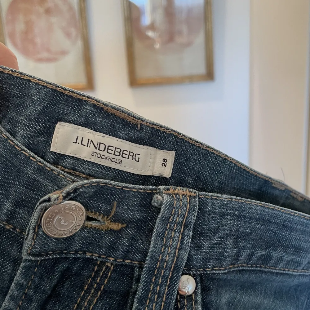 J.Lindeberg jeans som är lågmidjade, nypris ca 1200kr, jag har inte användning av dom längre men de är supersnygga!💗💗. Jeans & Byxor.