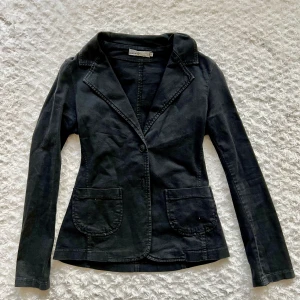 Kavaj - Sparsamt använd 👍 Från husdjur/rökfritt hem ✌️