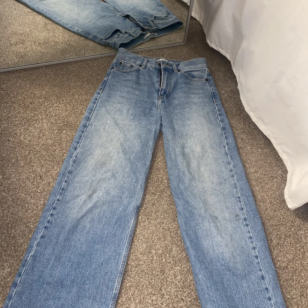 Junkyard wide leg jeans i storlek 24💕 Jätte snygga. byten går, priset kan diskuteras😊 skriv om du undrar något. Jeans & Byxor.