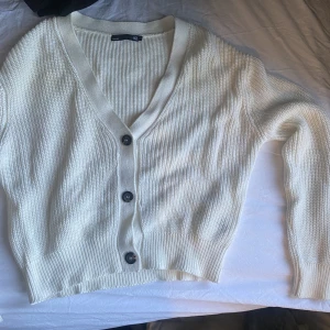 Kofta - Säljer en vit kofta från lager 157