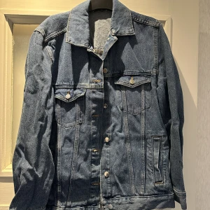Jeansjacka - Jeansjacka från H&M. Oversized. Storlek 36
