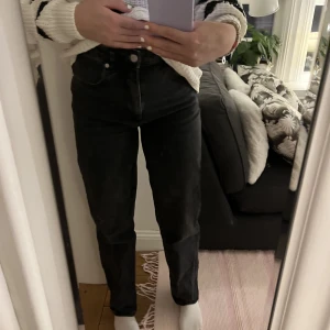 Svarta jeans - Från bikbok