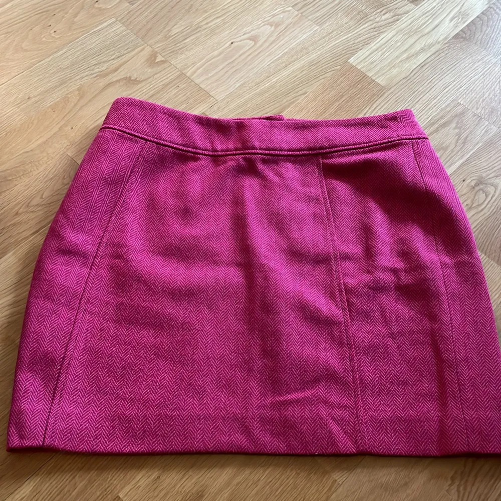 Rosa kjol från H&M. Storlek: 38. Kjolar.