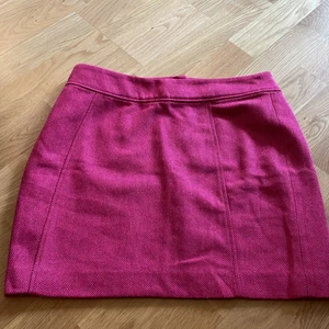 Rosa kjol - Rosa kjol från H&M. Storlek: 38