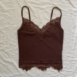 Snygg y2k spets linne - tidigare köpt på plick, knappt använd. Köparen står för frakt! 💕