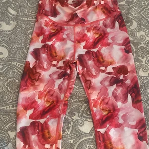 Tränings byxor storlek 133/149 - Hej säljer dem för e för små och inte använder dem💗💖