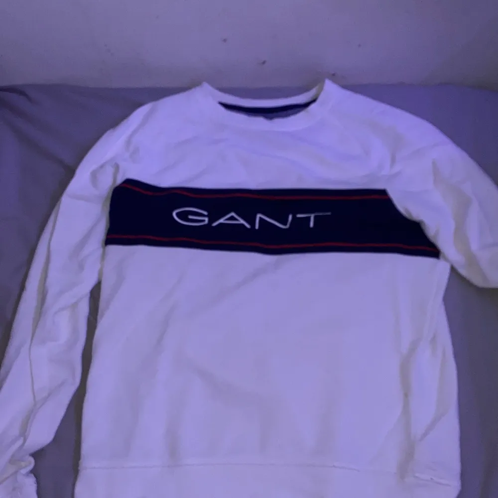 vit Gant sweatshirt storlek S. Tröjor & Koftor.