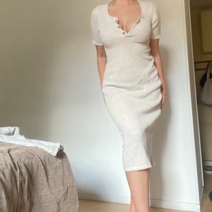 Klänning - Superfin klänning i ribbat material. Skriv privat för fler bilder eller frågor❤️