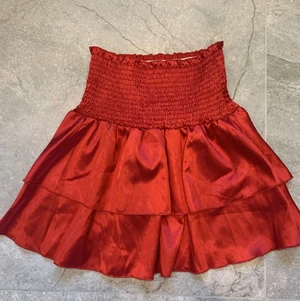 Jätte fin kjol i stl xs - Från Shein men älskar materialet och jätte bra kvalete