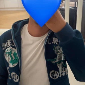 Aim for the moon - Tjena! Jag säljer nu min helt sprillans nya aim for the moon tröja, då den inte passade. Skicket är 10/10 