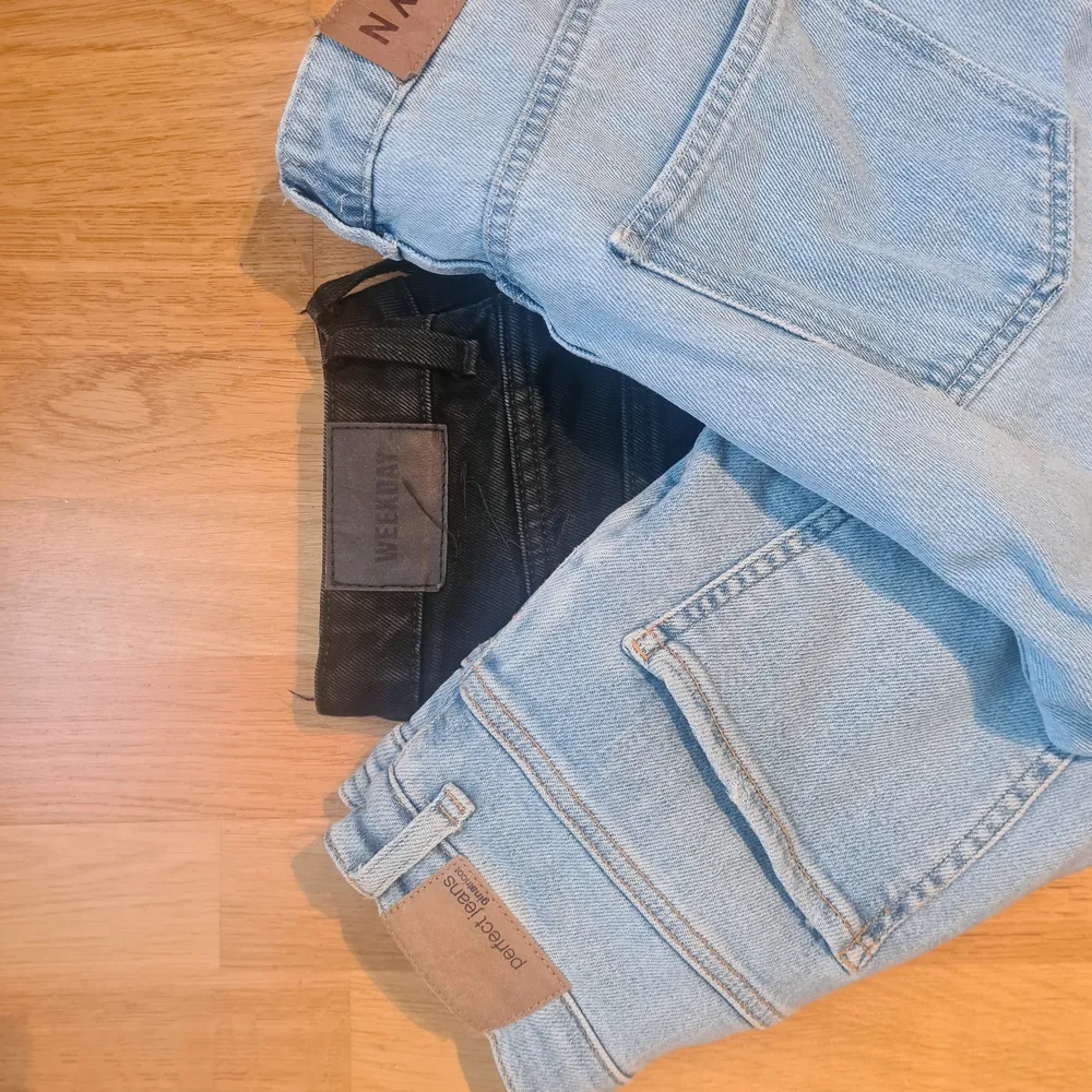 4 par jeans till bra pris! kontakta mig gärna för mer info om byxorna, storlek 34 på samtliga byxor!💖💖. Jeans & Byxor.