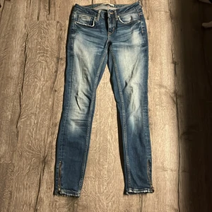 Jeans - Jeans från Gina tricot. Modell kristen.  Storlek 26/30