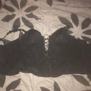 Korset  - Bra skick, kom priv för mer bilder 