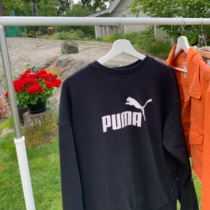 Puma sweater - Så skön puma sweater som tyvärr inte kommer till användning, så skön i materialet!🖤