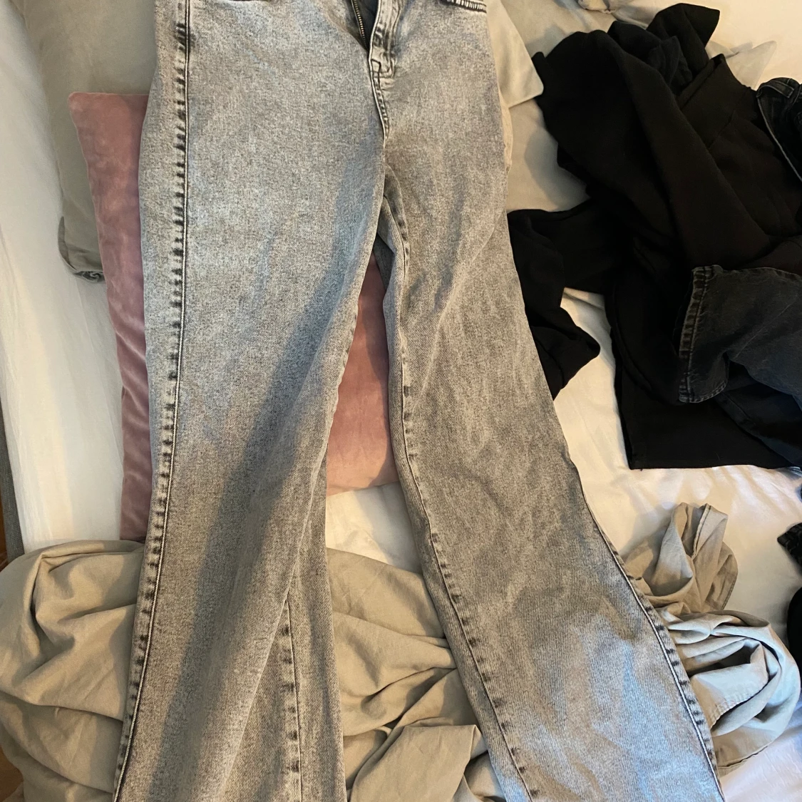 Gråa högmidjade jeans 