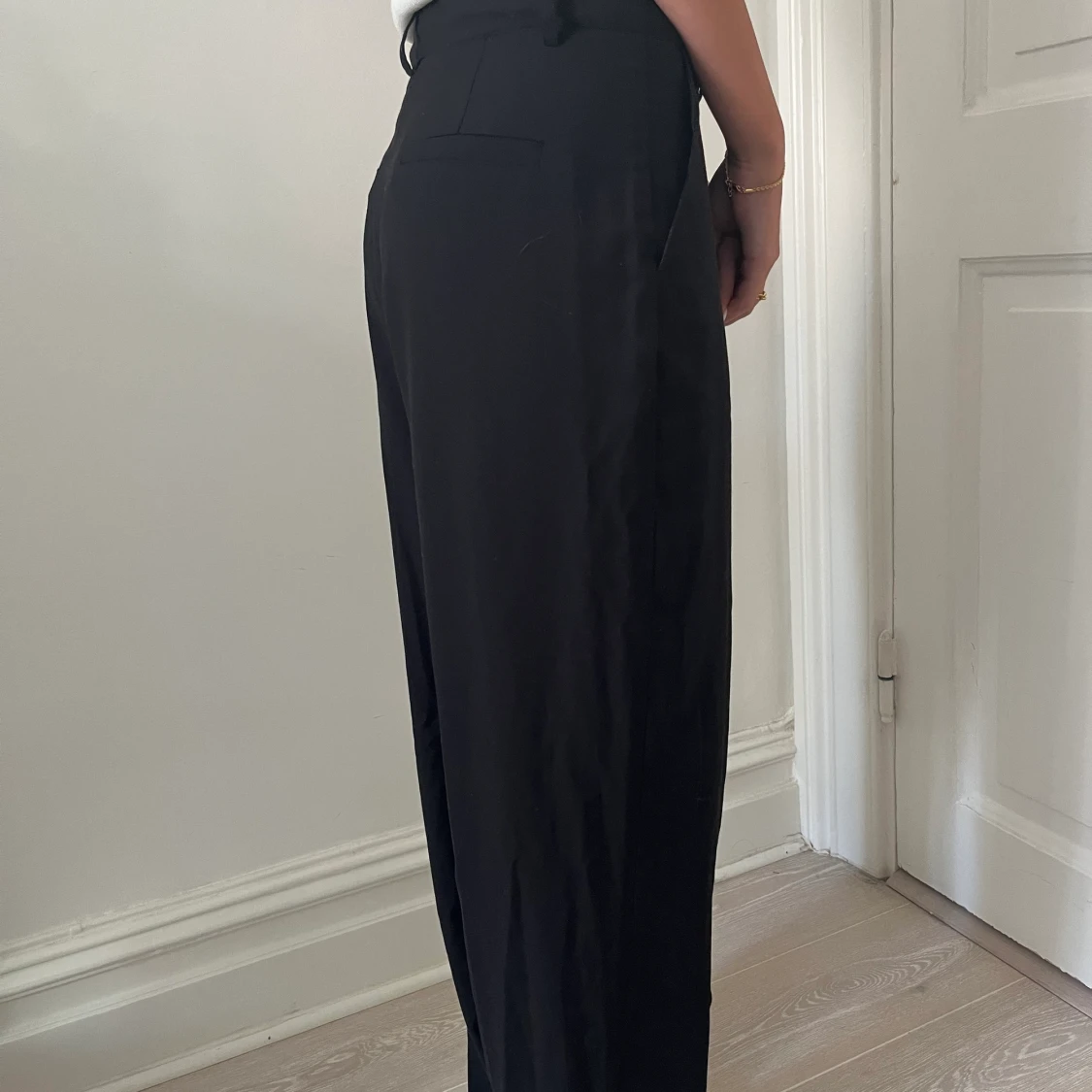 Svarta kostymbyxor  - 90