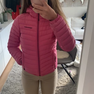 Peak performance jacka - Använd ett fåtal gånger, i bra skick 