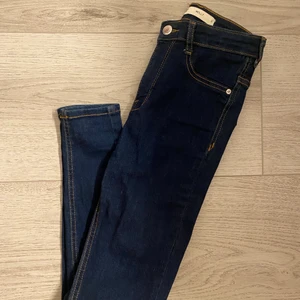 Molly Jeans - Molly Jeans från ginatricot.  Använt ett fåtal gånger.  Storlek S