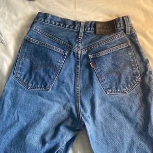 Oversized Levis jeanes  - Passat bra. Lite stora för min smak men sköna. Använda men e bra skick 