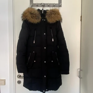 ROCKANDBLUE Arctica vinterjacka - Använd ett fåtal gånger under en vinter Äkta päls både inne och på luvan orginalpris 4500:-