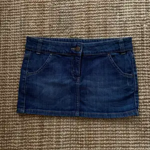 Mörkblå jeans minikjol 