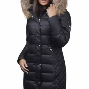 Vinterjacka - Säljer denna rockandblue jacka med äkta päls och de gamla märket. Passar perfekt till både vintern och hösten. Endast använd en vinter o kommer tyvärr inte till användning längre, skriv för mer bilder, pris kan diskuteras vid snabb affär 