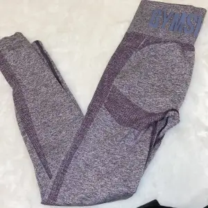 Nya tränings tights från gymshark  Storlek - XS Aldrig använda / nyskick - lappar är dock avtagna . 