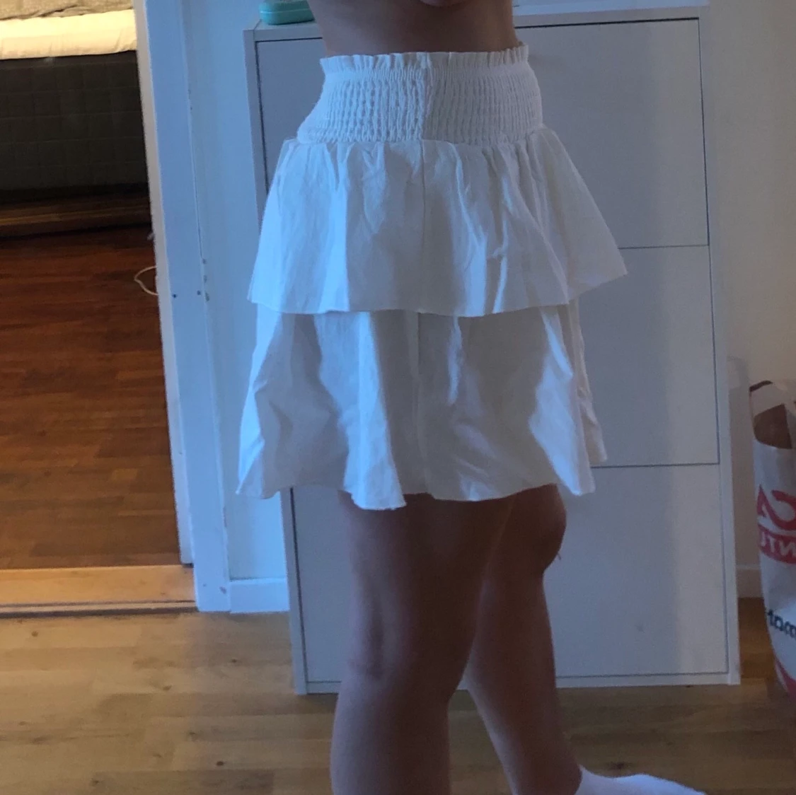 Vit volangkjol  - 91