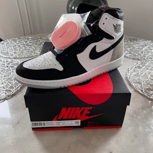 Jordan 1 ”bleached coral” - Helt nya, storlek 46  Priset kan diskuteras.. 