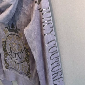 juicy couture  - jättefin juicy kofta💗💗💗 storlek M men passar de flesta