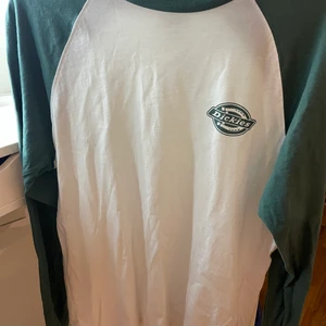 dickies longsleeve - fint skick 100kr eller kom med bud