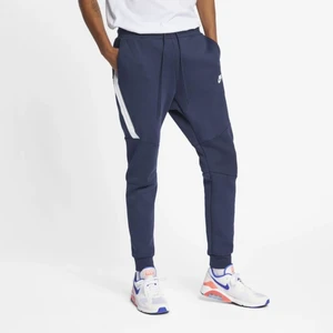 Nike tech obsidian gamla säsong  - Har en gammal Nike tech obsidian som jag fick i 2019 har inte använts mycket och är i bra skick