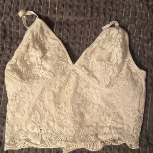 spetslinne - supergulligt beige färgat spetslinne 