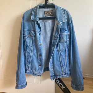 Armani jeansjacka - Jeansjacka från Armani! Oversized 