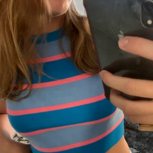 Zara topp - Säljer denna jättefina zara topp! Bara använd ett fåtal gånger🫶