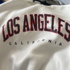 Hoddie - Vit hoddie 