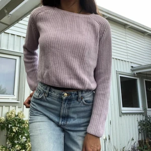 Lila stickad - Fin lila stickadtröja i fint skick! Strl s, material 100% bomull🌸🌸