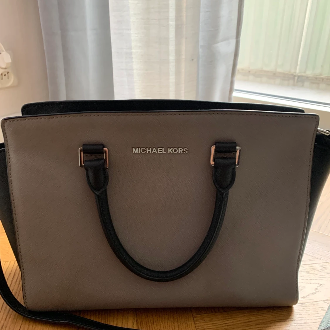 Michael kors väska  - 91