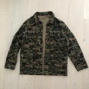 Levi’s camouflage jacka manchester material.