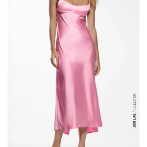 Klänning rosa  - Säljer min klänning från zara. Använd 1 gång.