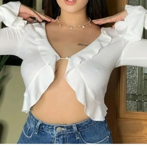 Topp - Super snygg ruffle topp 🤍 nyskick🥰