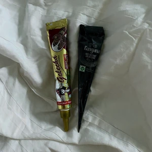 Henna tattoo - Henna som kan användas till för att göra tillfälliga tatueringar. Både i svart och brun. 50kr för båda. 💕Tryck på ”köp nu” för att få hem den inom 2 arbetsdagar💕