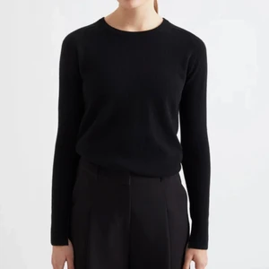 Soft goat kashmir tröja - Säljer denna klassiska rundhalsade tröja från skaft goat. 100 % kashmir.