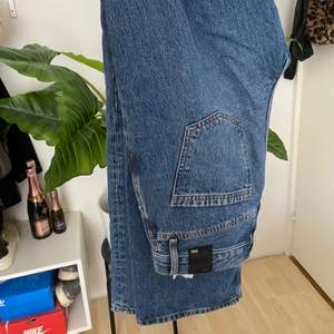 Skitsnygga zara jeans som inte kommer till användning str 40