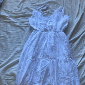 Klänning tror jag - Aldrig andvänd  