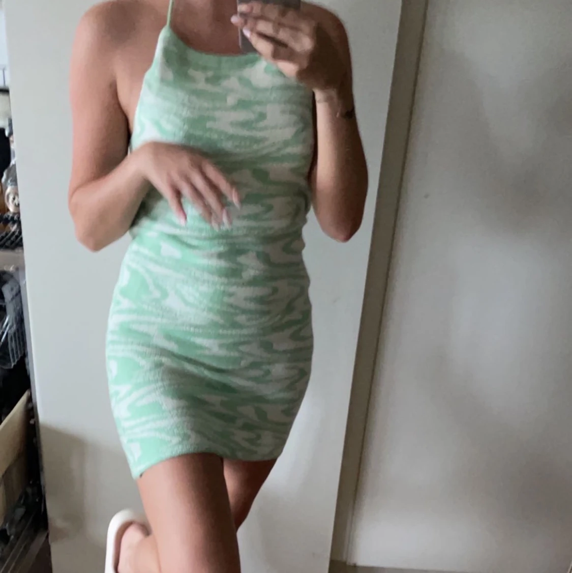 Grön stickad klänning - 90