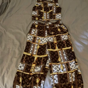 Lv sett  - Lv sett står storlek M men är en S endast testat 