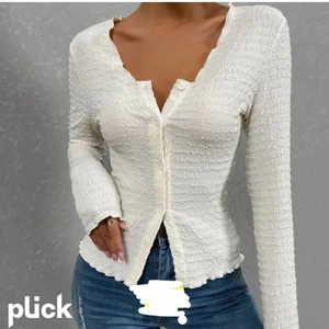 Vit topp från Shein - Fin topp från Shein,  använd 1 gång 🌸