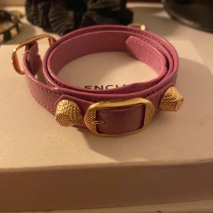 Balenciaga armband  - I nyskick, säljs då det aldrig används🥰 