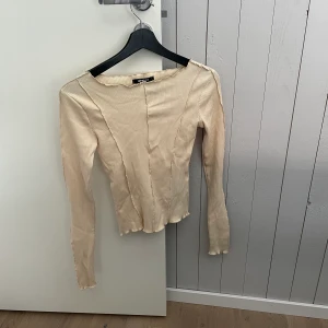 Tröja  - Fin tröja från Gina tricot aldrig använd strl xs 